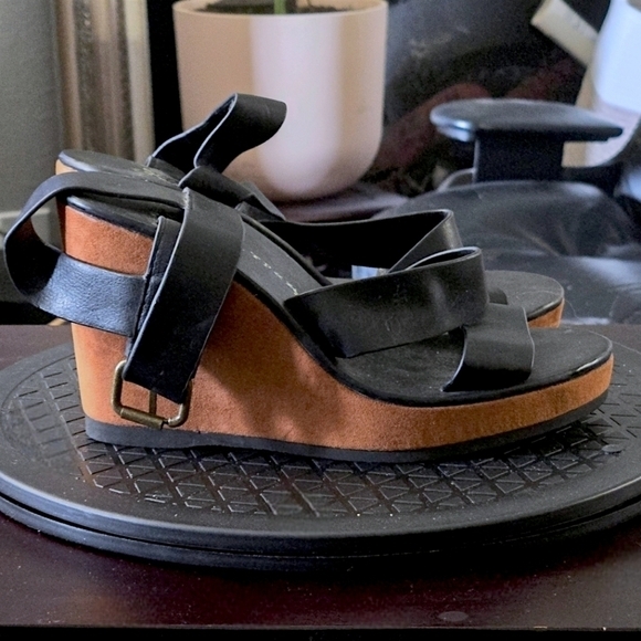 Free People Black Faux Leather Wedge Sandals - Size 6 - Picture 3 of 11